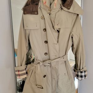 Womens Burberry trenchcoat